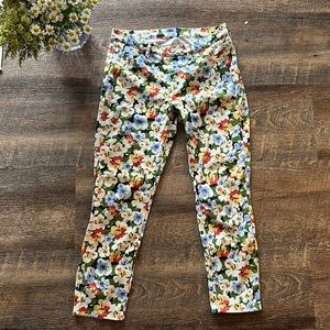 UNIQLO FLORAL CROP JEANS